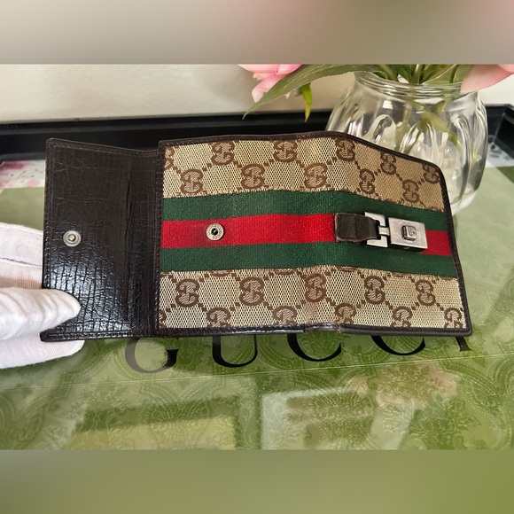Gucci Beige & Green Wallet – Sleek Compact Bifold, No Sticky Interior - Picture 13 of 13